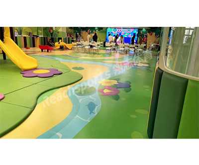 幼儿园彩色地板