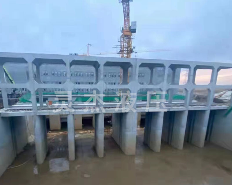 南京卷揚式提升閘門3.8米高4.2寬通化市