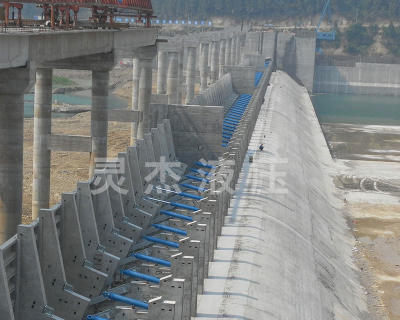 蘇州液壓翻板閘門7米高10米寬嘉陵江