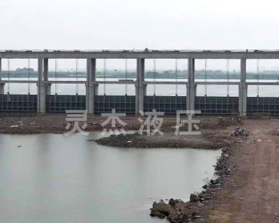 北京卷揚式提升閘門4.3米高5.2寬茶陵縣