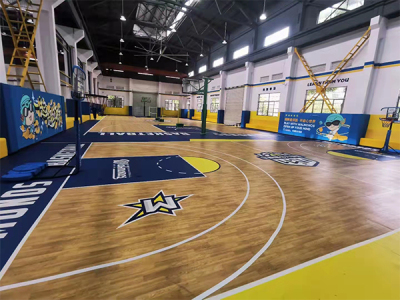 籃球場塑膠地板
