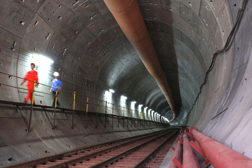 铁路隧道工程