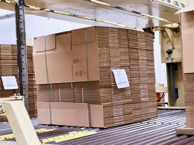 青岛纸箱厂：纸箱硬度和质量有啥关系？