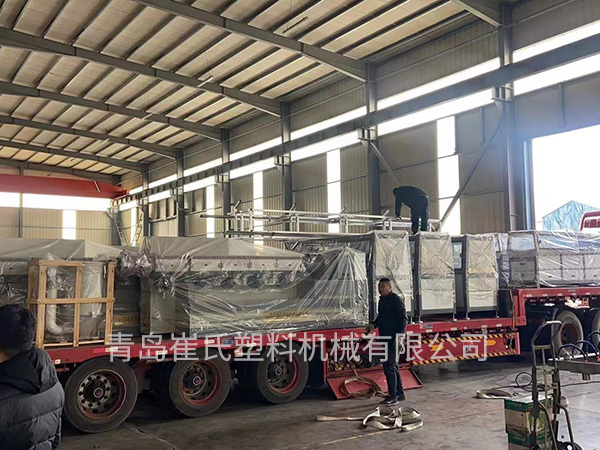 塑料波纹管设备发往河南郑州！