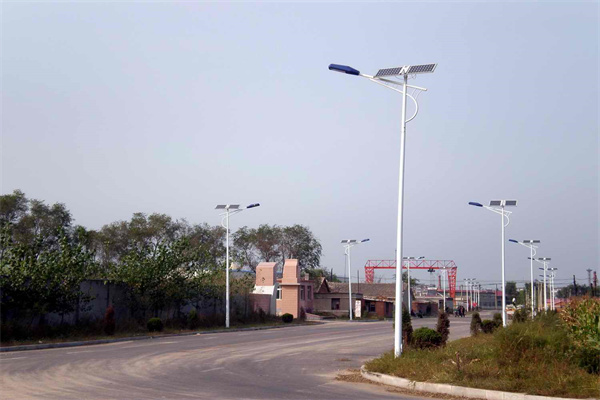 新疆本地太阳能路灯