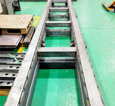 CNC龍門加工--機器人低軌焊接