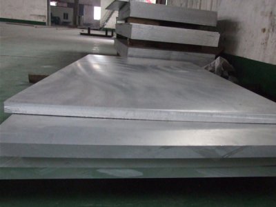 幕墻氧化鋁板優點和性能是什么？