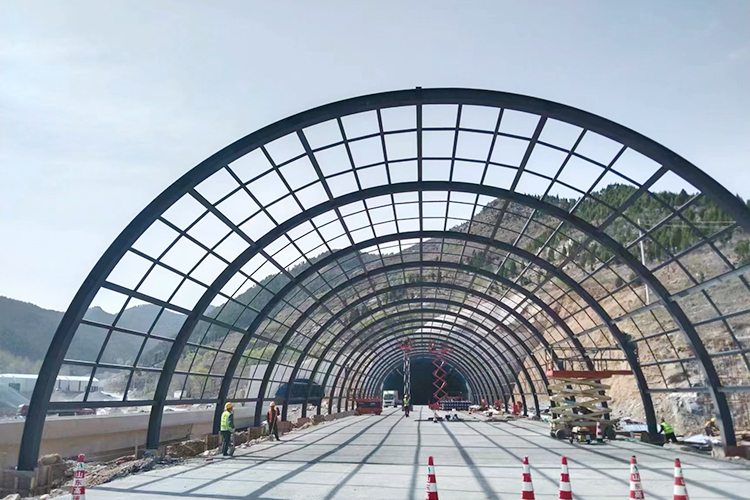 济潍高速二标段马家峪隧道光伏棚洞工程