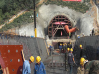 吉圖輝鐵路客專橋隧道施工
