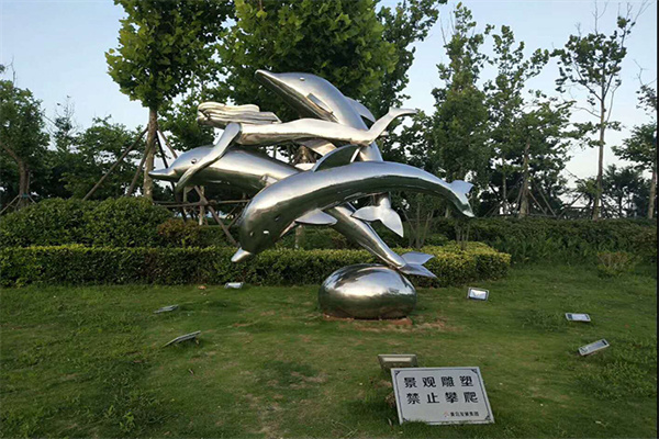 新疆不锈钢雕塑