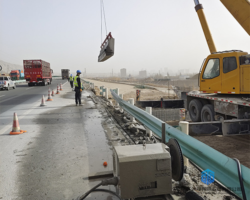 本地新疆高速路防撞墙切割