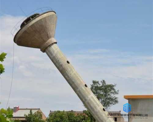 吐鲁番大型水塔拆除