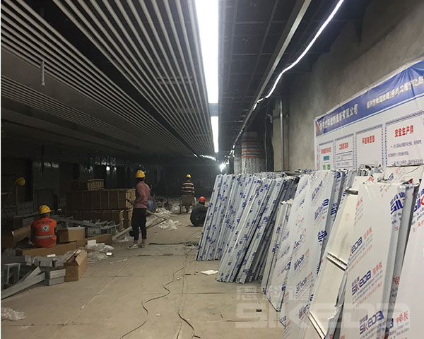 山東地鐵外墻鋁單板施工現場
