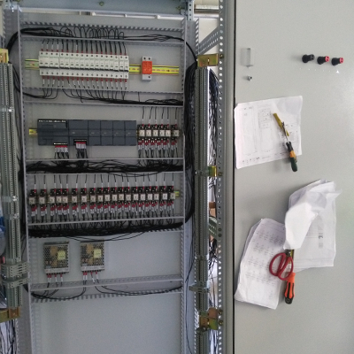 PLC控制柜（5)