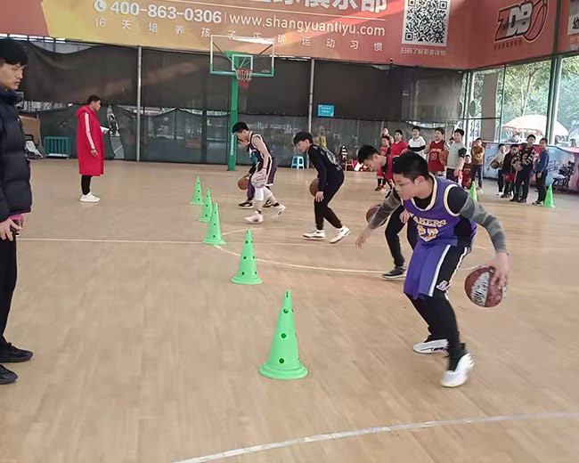 重庆超越篮球培训中心