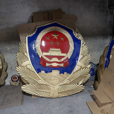 广东武警徽制作厂家：如何保证警徽的制作质量？