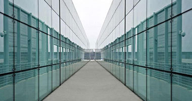 兴国钢化玻璃厂家向您介绍钢化玻璃与半钢化玻璃的区别