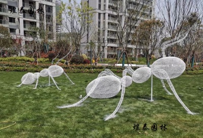 不銹鋼鏤空螞蟻雕塑