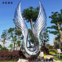 不锈钢翅膀雕塑