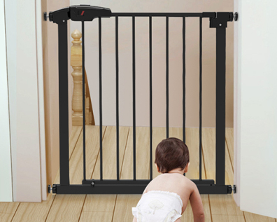 给家里安装一个儿童安全门栏，给孩子多一道安全防护