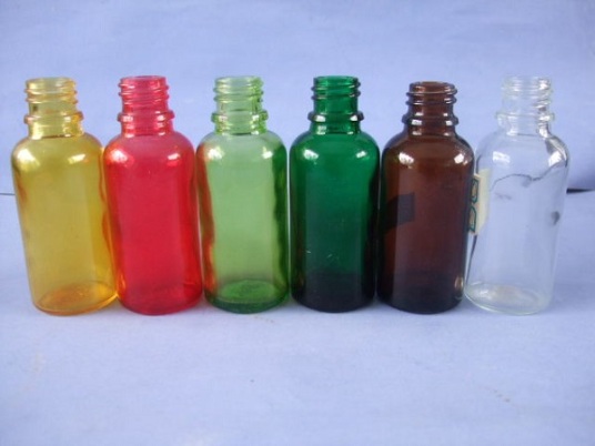 玻璃瓶廠家對于玻璃瓶的顏色與類型區分