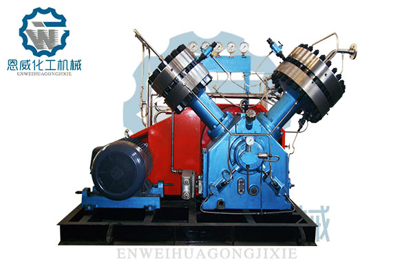 關于隔膜壓縮機用補償油泵特征