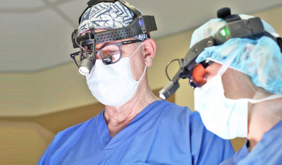 医用头戴式手术放大镜为引导手术提供了一条简单的途径