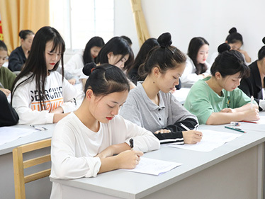 桂林高中文化课堂
