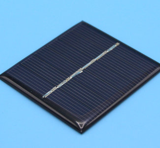 新能源行业切割机应用-太阳板