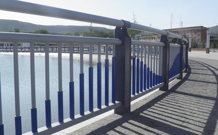 不銹鋼橋梁護欄的作用是什么