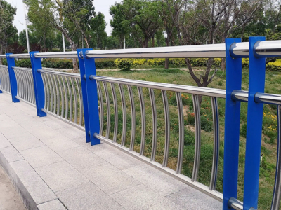 上海不銹鋼景觀欄桿護欄