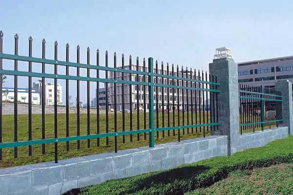 新疆铁艺护栏厂家