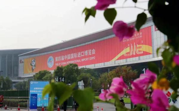 品牌动态 | 行星影院®首度亮相中国国际进口博览会 用沉浸式数字展示航天科技！