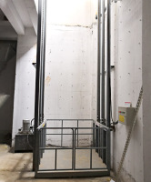 小型導軌式升降貨梯