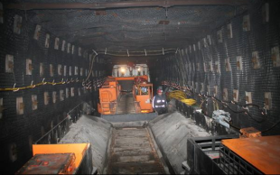 礦用無軌膠輪車監控系統應用在煤礦生產中