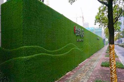 黑龙江如今，人工围挡草坪因其使用方便、价格低廉而被我们广泛使用。