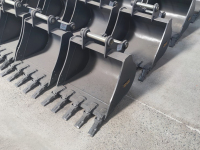 挖掘機斗齒、側板和底板如何焊接和加固？