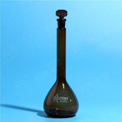1622A Volumetric flask,Amber glass,Class A,with ground-in glass stopper or plastic stopper