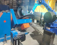 日本安川焊接機器人工作站