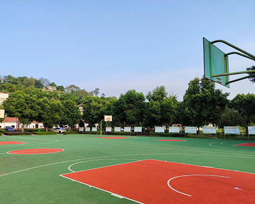 锦辉特训学校篮球场