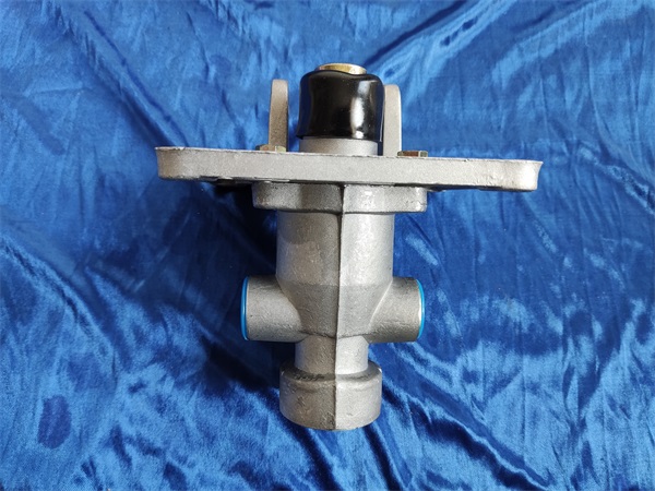 Clutch booster cylinder / foot brake valve