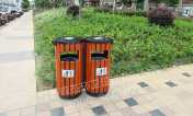 尚江尊品小區批量采購鋼木、塑料垃圾桶