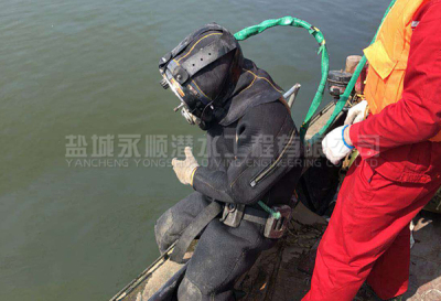 重慶潛水員水下作業