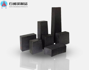 Magnesia carbon brick for converter