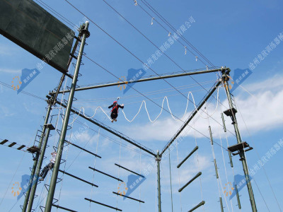 海南高空拓展训练设备-风雨绳桥（风雨彩虹）