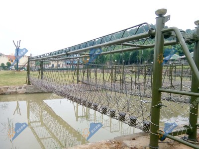 水上拓展训练设备-水上吊桩桥