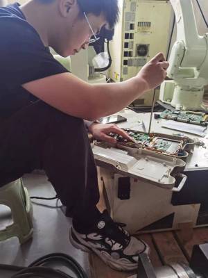 川崎机器人示教器维修案例