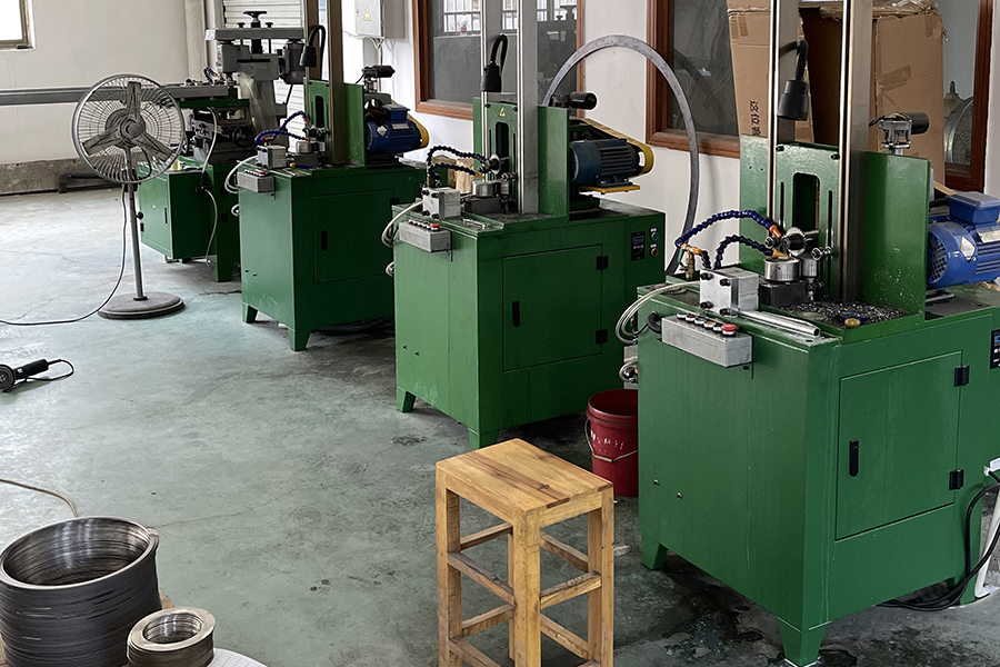 Automation equipment for milling metal ring grooves