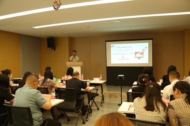 重庆市云计算和大数据产业协会举办线下课堂，橙柚青受邀分享心得