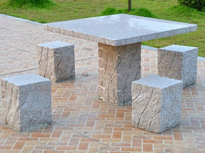 石桌